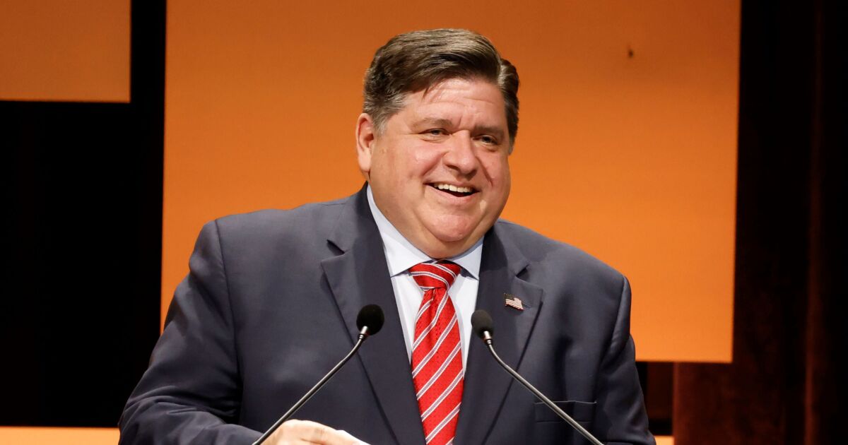 Illinois Law on Library Content Stirs Debate NTD