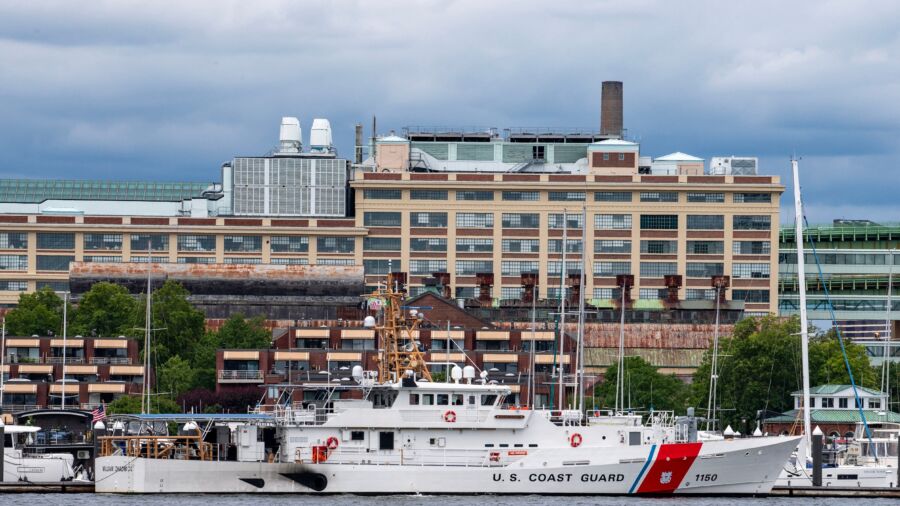 Coast Guard Gives Update on Missing Titanic Tourist Submarine