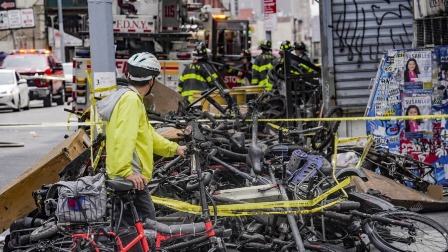 4 Dead After Fire in E-bike Shop Spreads to Apartments in New York City