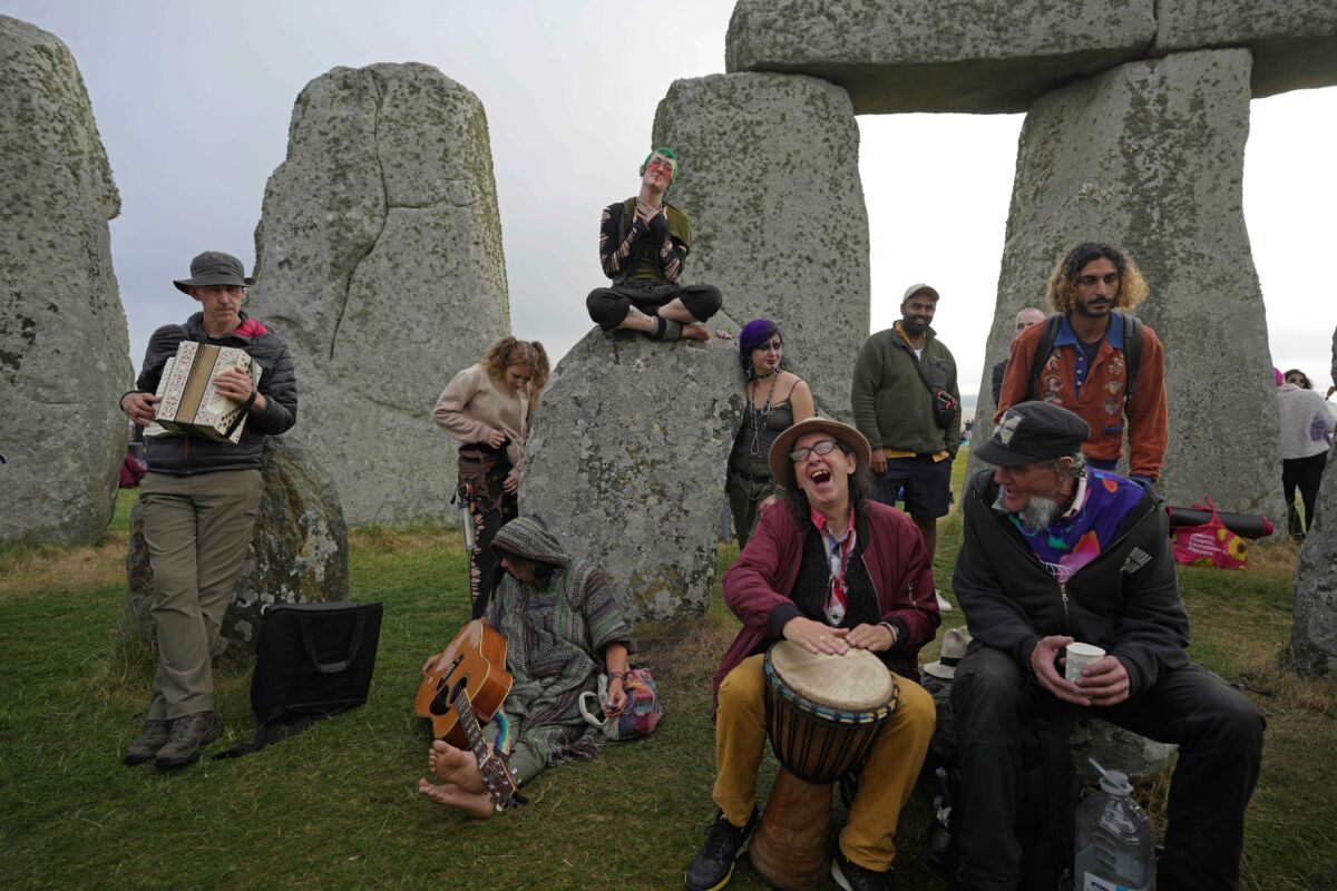 Stonehenge-celebrate The Summer Solstice