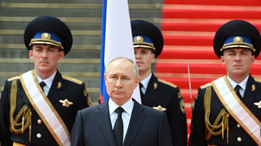 Wagner Chief Prigozhin Starts Exile in Belarus, Putin Praises Russian Troops