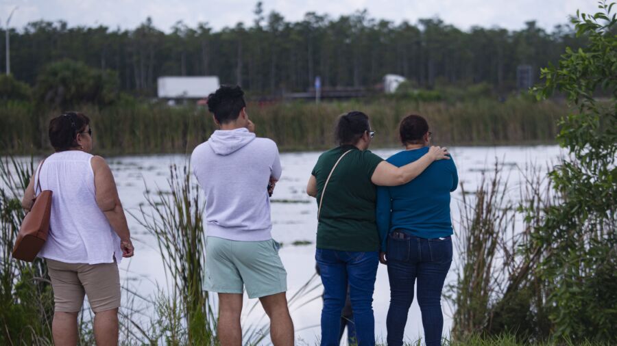 5 Teens Killed After Car Swerved Off Road and Sank in Florida Pond