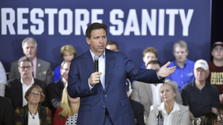DeSantis Outlines Plans for Federal Government at New Hampshire Event