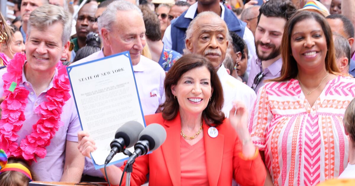 Ny Gov Hochul Signs Law Protecting Cross Sex Procedures On Minors Ntd 