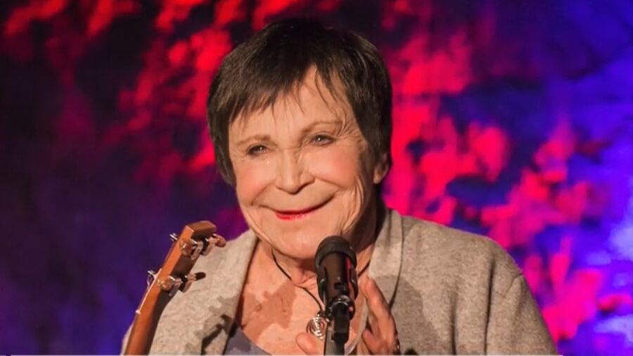 World's Oldest Working Female Comedian Earns Guinness World Record
