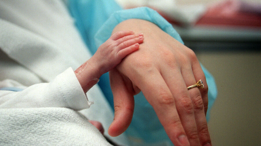 Mommy Brain Is Beneficial for Both Moms and Babies, Says Psychologist