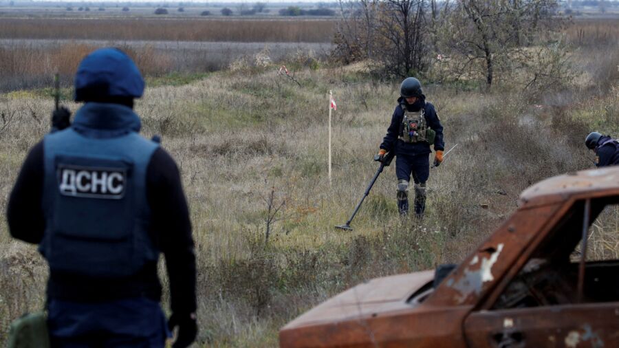 Human Rights Watch Reports New Evidence of Ukrainian Use of Banned Landmines