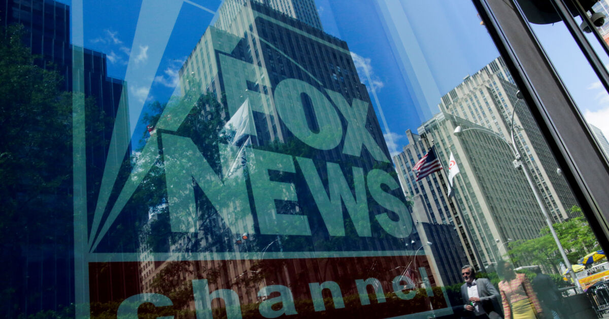 Fox News Settles Lawsuit With Former Tucker Carlson Producer For 12 Million Ntd 4705