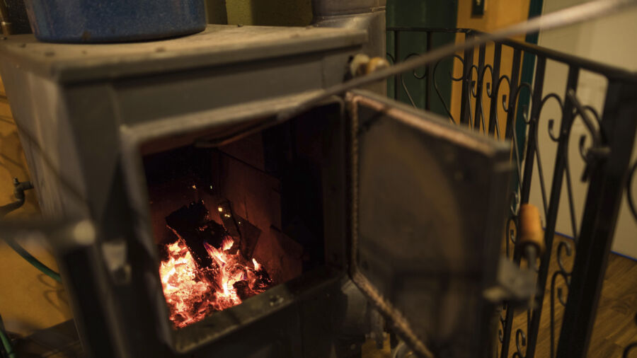 10 States Plan to Sue EPA Over Standards for Residential Wood-Burning Stoves