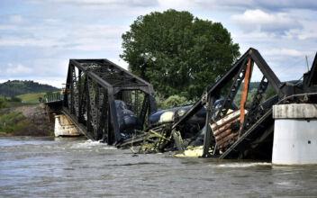 Cleanup Begins at Montana Yellowstone River After Train Derailment Chemical Spill