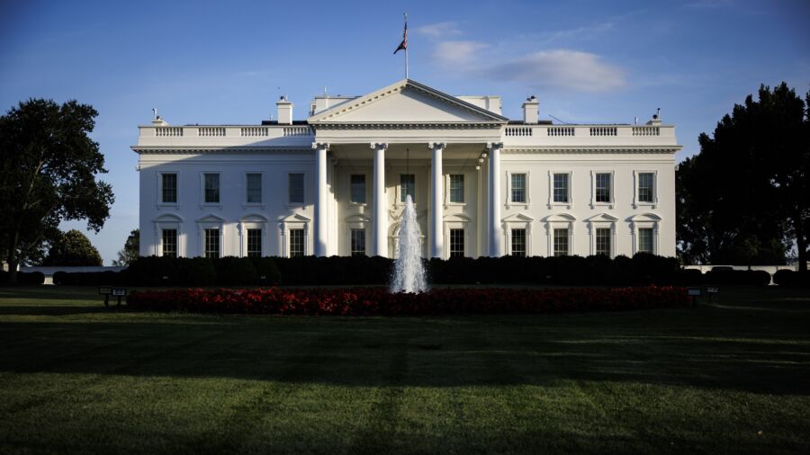 Substance Found in White House Tests Positive for Cocaine