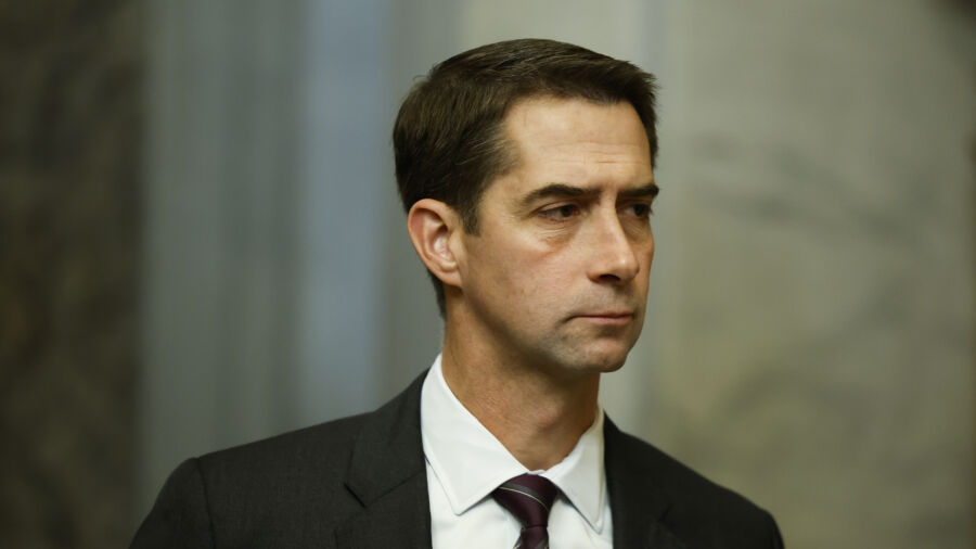 Senator Challenges Secret Service Over Cocaine Found at White House