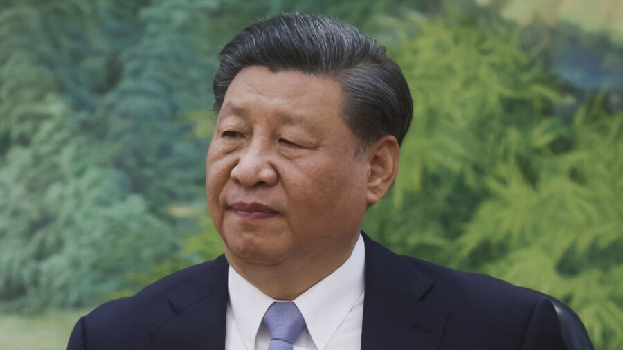 Xi Jinping’s Translator Forcibly Stopped by Security