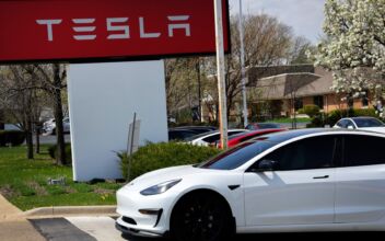 Tesla Recalls Nearly All Vehicles in US to Fix Warning Lights Problem