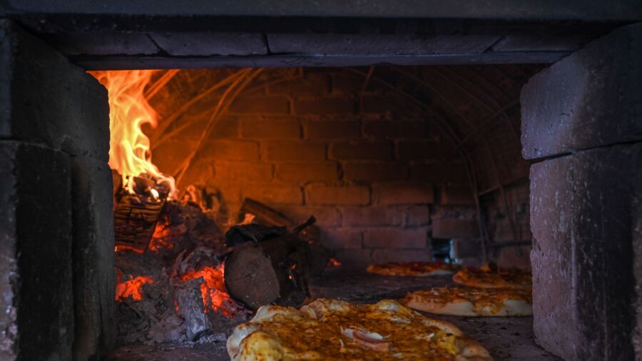 New York GOP Urges Mayor Adams Not to Adopt Wood-Fired Oven Rule