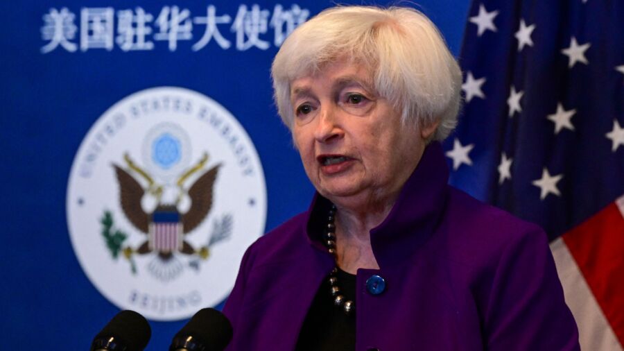 Decoupling From China, Or Cooperation With China? Our Expert's View on Risks and Rewards