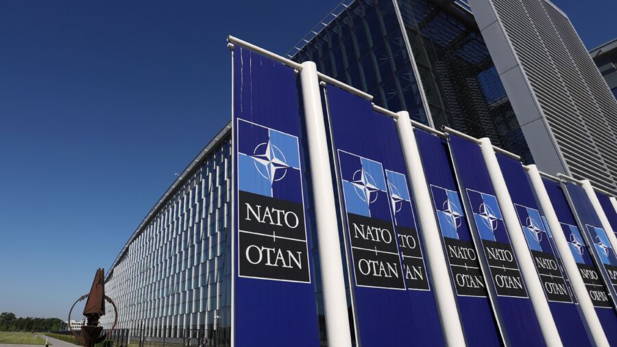 Senators Reintroduce Bipartisan Bill to Block the US President From Leaving NATO