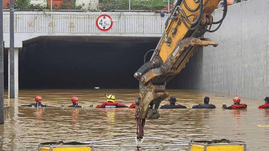 9 Bodies Pulled From a Flooded Road Tunnel in South Korea as Rains Cause Flash Floods and Landslides