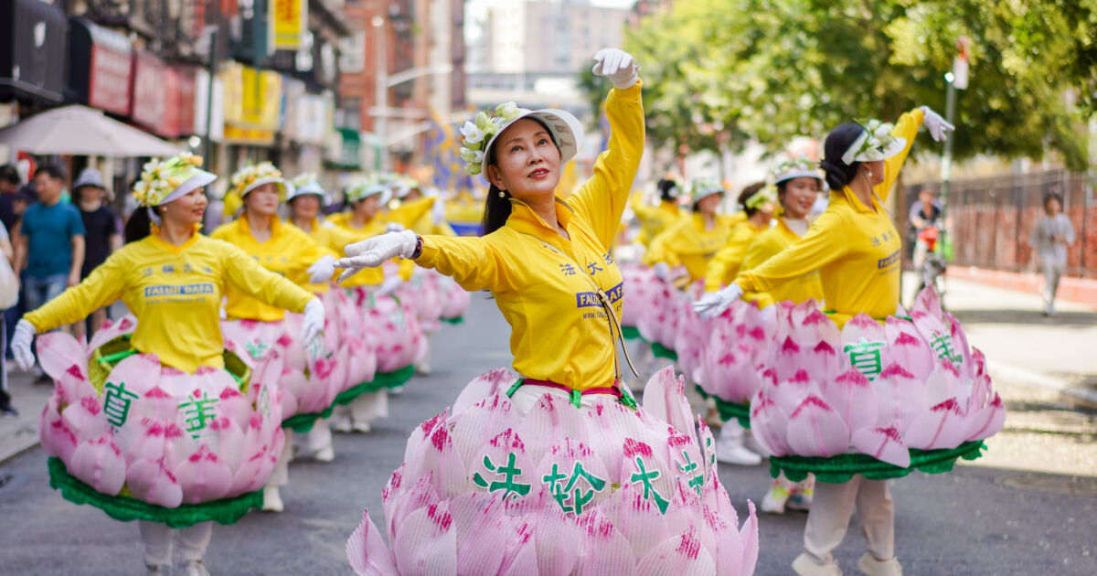 Falun Gong Raises Awareness of Brutal Persecution in China NTD