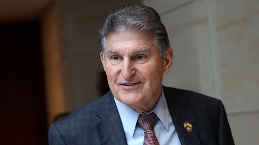Manchin Reveals His Thoughts on 2024 Presidential Bid at No Labels’ New Hampshire Town Hall