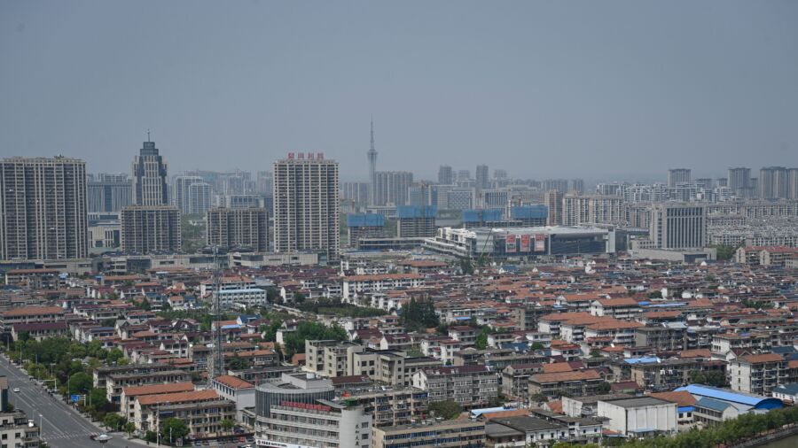 China Loses Population Throne to India: Why and How It Affects Economy?