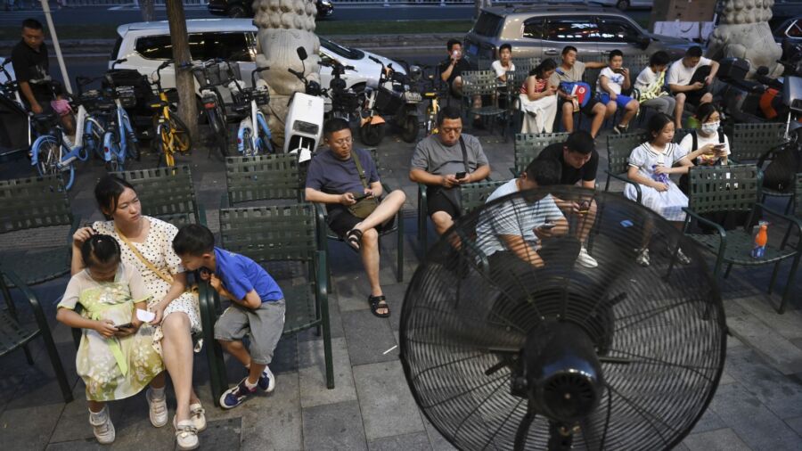 China Reels From Heatwave Amid Climate Talks With US