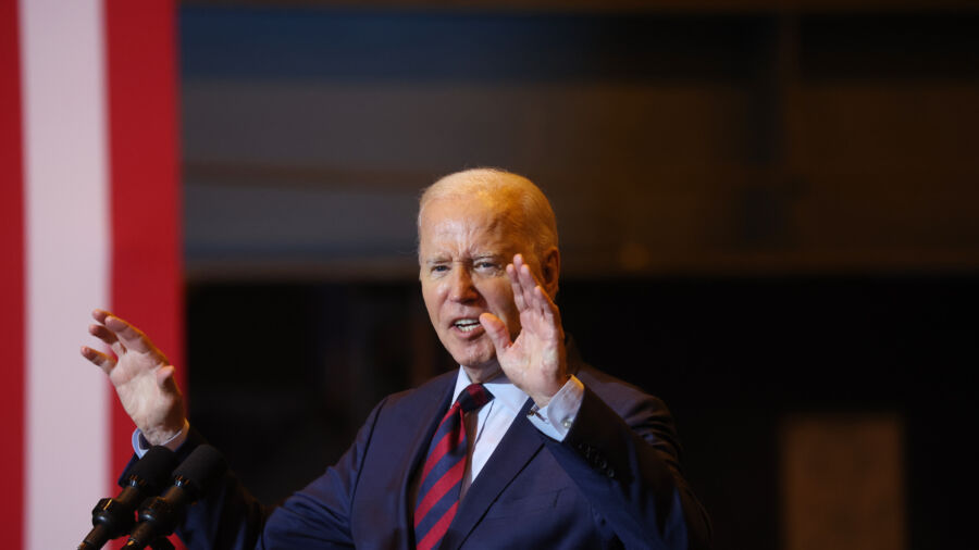 Biden Bets on Economy as Election Strategy