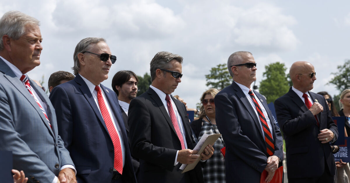 House Freedom Caucus Vows Spending Fight, Unafraid of Government