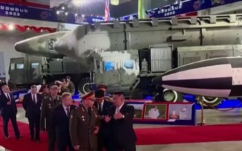 North Korea Shows Banned Missiles to Russian Minister