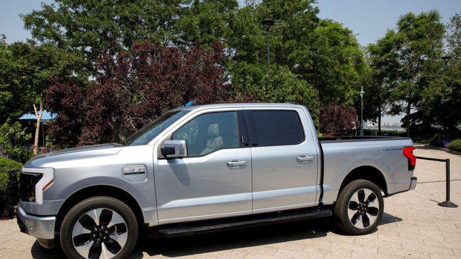 Ford Recalls 870,000 F-150 Trucks Over Unexpected Parking Brake Activation