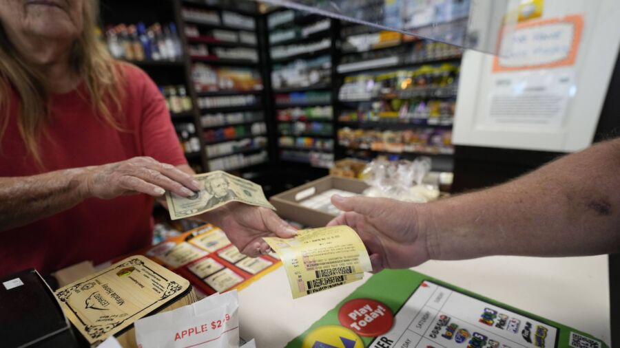 Mega Millions Jackpot Climbs to $1.05 Billion After Another Drawing Without a Big Winner