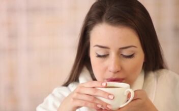 Tips to Reduce Anxiety, Plus Herbal Tea Ideas