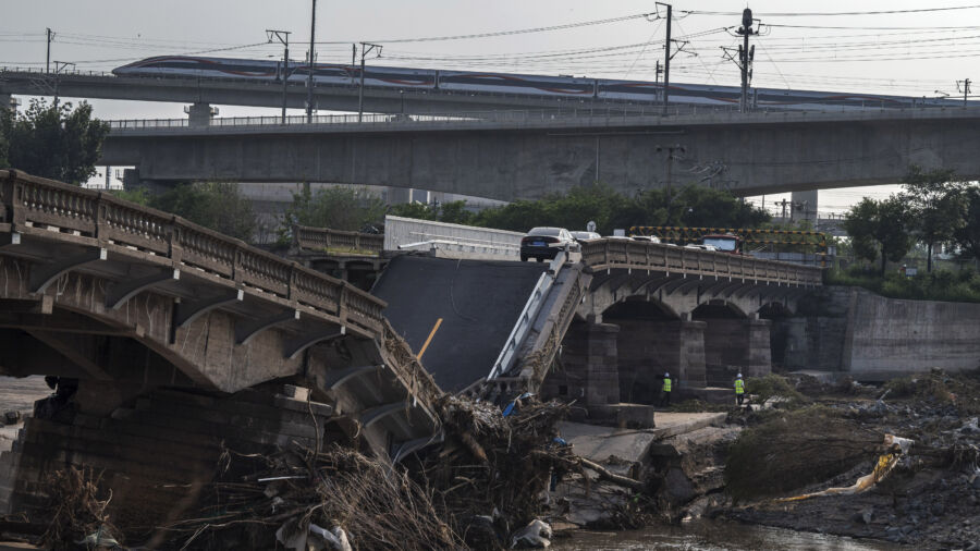 Floods Hit China’s Grain Belt, Farmlands Submerged