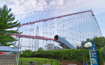 Riders Forced to Walk Down After Roller Coaster Stops Before the Top