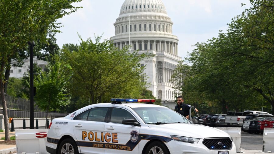 Shooting Kills 2 Men and a Woman and Wounds 2 Others in Washington, DC, Police Chief Says