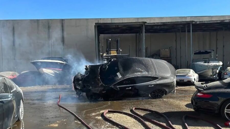 Tesla Spontaneously Ignites in Sacramento