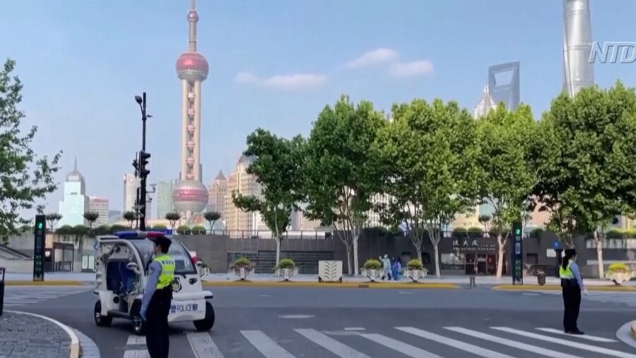 China’s Largest Immigrants Service Raided by Police