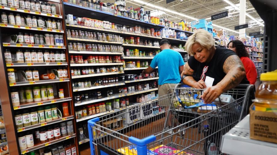 US Inflation Rate Hit 3.2 Percent in July, 1st Increase After a Year of Falling Prices