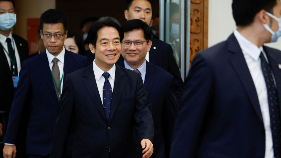 Taiwan's Vice President Makes Stopover in US Despite CCP's Threats
