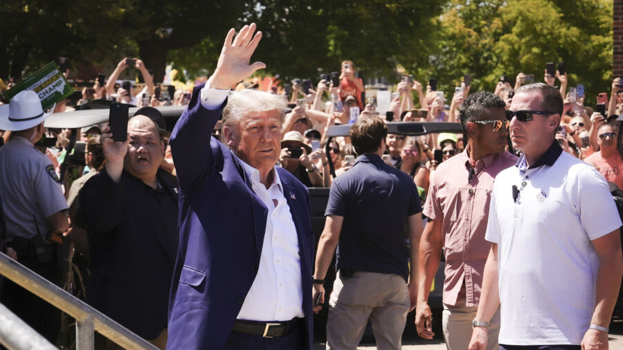 Trump’s Visit to Iowa State Fair Successfully 'Theatrical': Analyst