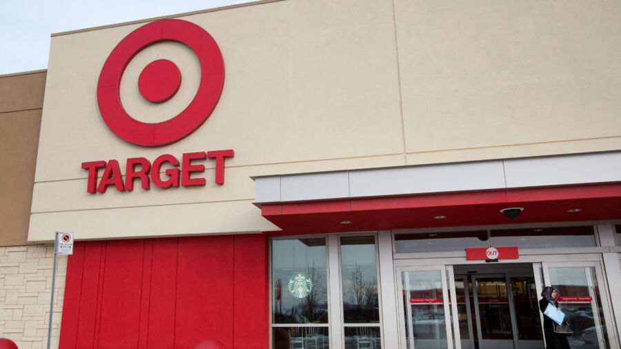 Target Set to Post First Quarterly Revenue Drop in 6 Years as Consumers Cut Spending