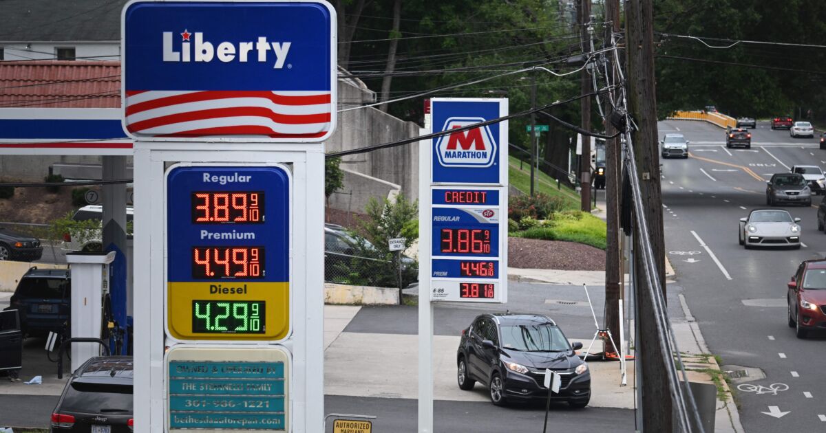 Gas Prices May Inch Down By Labor Day: GasBuddy - TrendRadars