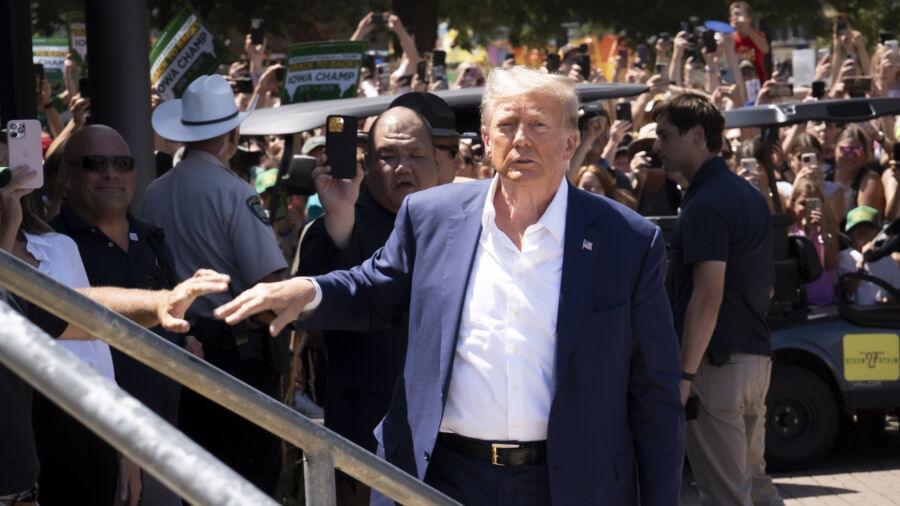 'There Are Pros and Cons' to Trump Moving Georgia Indictment to Federal Court: Legal Analyst