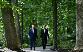 Korean President, Japanese Prime Minister Arrive at Camp David for Trilateral Summit