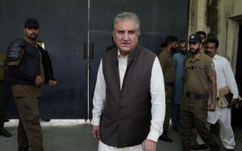 Pakistan Arrests Opposition Leader Accused of Exposing Official Secrets, Harming National Interest