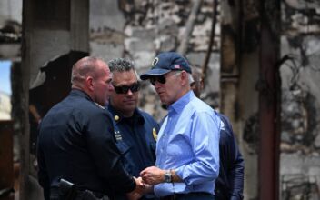 Biden Visits Hawaii as Wildfire Rescue Efforts Continue