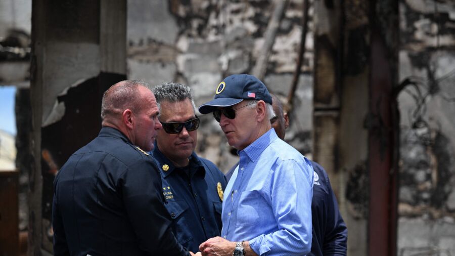 Biden Visits Hawaii as Wildfire Rescue Efforts Continue