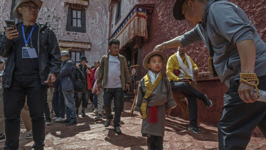 US Imposes Visa Curbs on Chinese Officials Over Tibet Issue