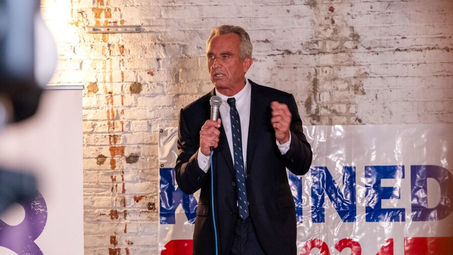 Taking on Wall Street: Robert F. Kennedy's Townhall Meeting Draws Substantial Crowd in New York City