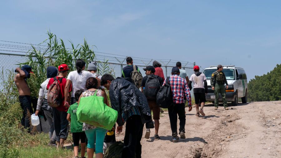How Cartels Recruit People to Smuggle Drugs and What’s the Solution: Retired ICE Agent